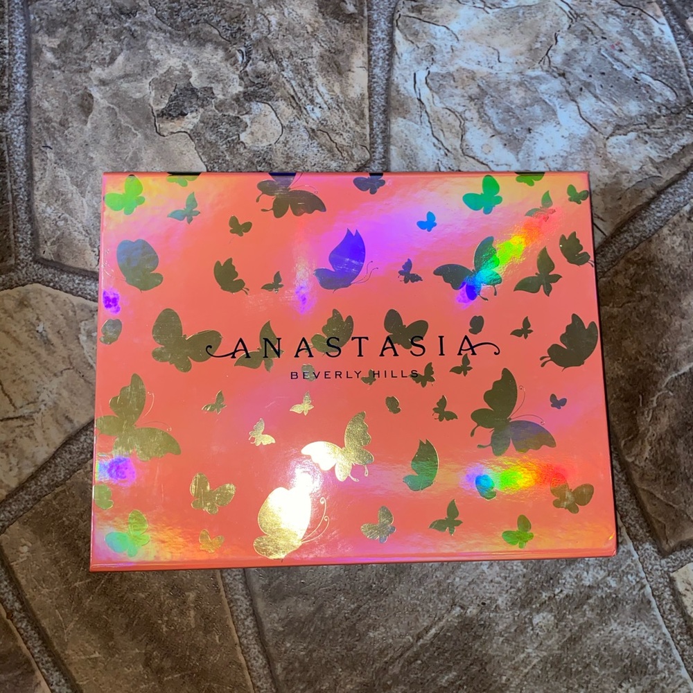 Anastasia Beverly hills eyeshadow palette